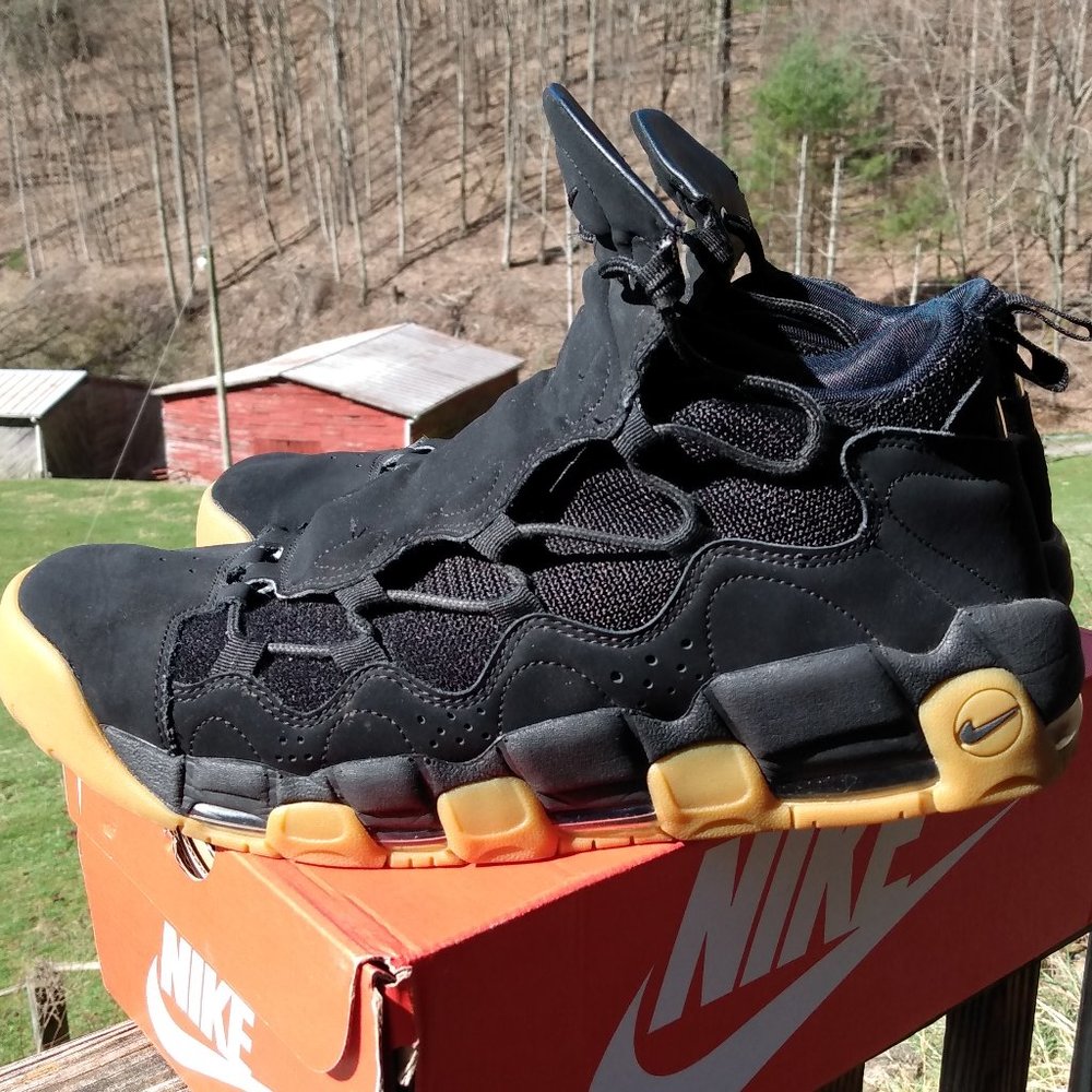 Nike Air 'More Money'